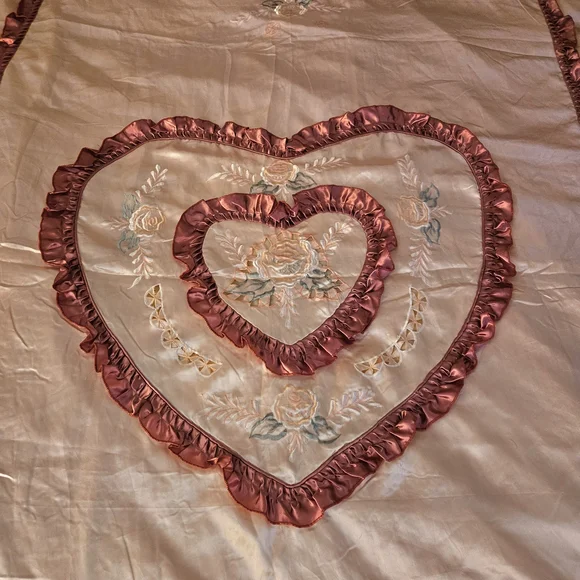 Heart Embroidered Satin Duvet Bedspread - Picture 4 of 9